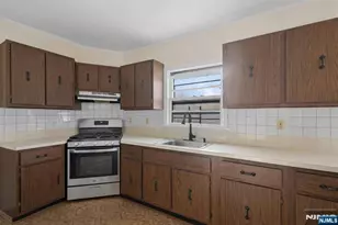 335 Court St, Elizabeth, NJ 07206 - Photo 3