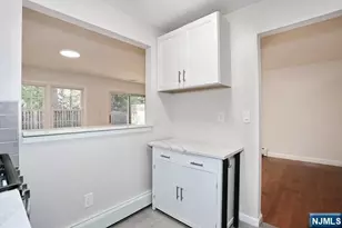 8 Crestwood Mews, Allendale, NJ 07401 - Photo 11