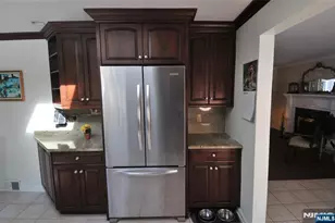 7 Maple Hill Dr, Woodcliff Lake, NJ 07677 - Photo 5