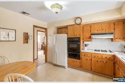 27 Madison Avenue, Rochelle Park Township, NJ 07662 - Photo 13