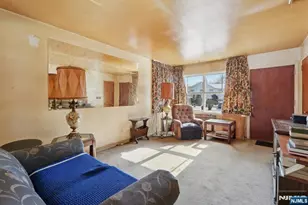 261 Idaho St, Paramus, NJ 07652 - Photo 5