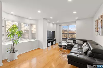 316 Nelson Court, Edgewater, NJ 07020 - Photo 5