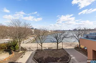 316 Nelson Ct, Edgewater, NJ 07020 - Photo 9