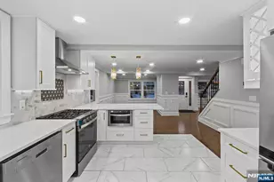 260 Washington Ave, Elmwood Park, NJ 07407 - Photo 9