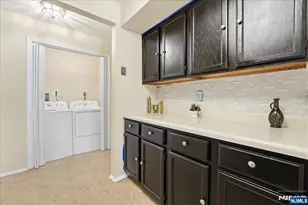 297 Alpine Way C, Woodbridge Township, NJ 07095 - Photo 7