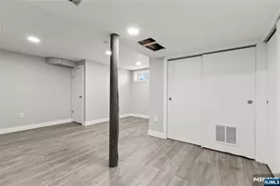 132 Cresthill Ave, Clifton, NJ 07012 - Photo 11