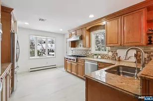 355 Kensington Dr, Ridgewood, NJ 07450 - Photo 11