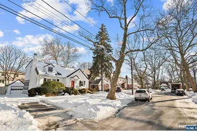 951 Darien Terrace, Teaneck Township, NJ 07666 - Photo 5