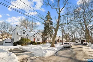 951 Darien Terrace, Teaneck Township, NJ 07666 - Photo 5