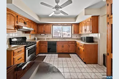 5 Woodland Road, Bloomfield, NJ 07003 - Photo 9