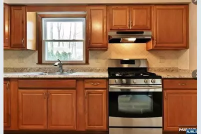 20 Bannehr Street, Oakland, NJ 07436 - Photo 5