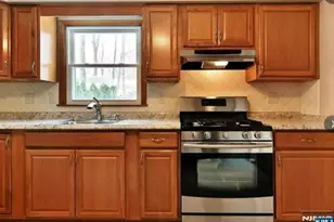 20 Bannehr St, Oakland, NJ 07436 - Photo 5