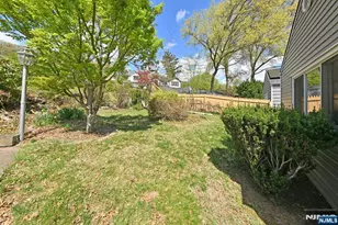 23 Hamil Ct, Clifton, NJ 07013 - Photo 21