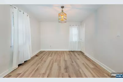 35 Taggart Way, Saddle Brook Township, NJ 07663 - Photo 25