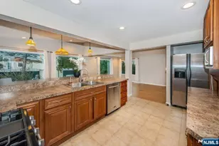 35 Taggart Way, Saddle Brook Township, NJ 07663 - Photo 13