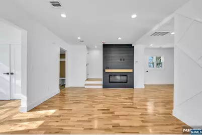 309 Ottawa Avenue, Hasbrouck Heights, NJ 07604 - Photo 17