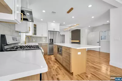 309 Ottawa Avenue, Hasbrouck Heights, NJ 07604 - Photo 13