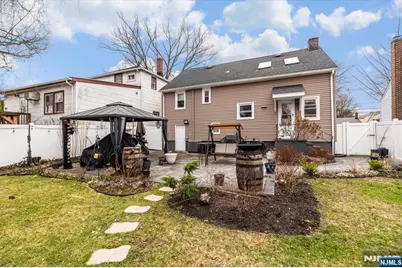 659 River Road, Teaneck Township, NJ 07666 - Photo 19