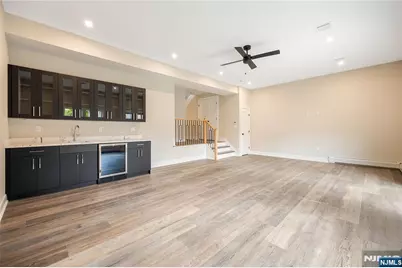 428 Lafayette Avenue, Cliffside Park, NJ 07010 - Photo 7