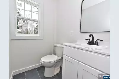 18 Governor Haines Street, Hamburg, NJ 07419 - Photo 15