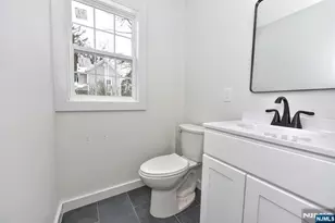 18 Governor Haines St, Hamburg, NJ 07419 - Photo 15