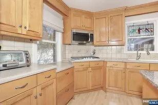 374 Annette Ct, Wyckoff Township, NJ 07481 - Photo 13