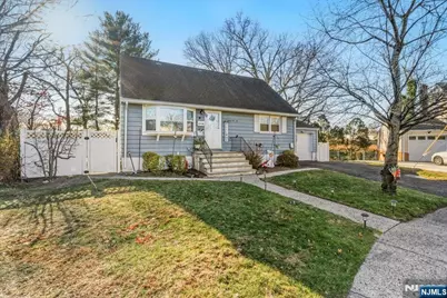 21-10 Carlisle Place, Fair Lawn, NJ 07410 - Photo 3