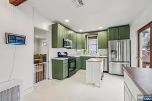 392 Lehigh St, Wyckoff Township, NJ 07481 - Photo 13