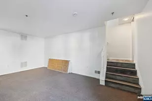 246 Matthews Drive, Newark, NJ 07103 - Photo 35