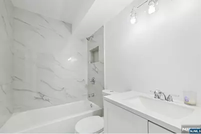 246 Matthews Drive, Newark, NJ 07103 - Photo 37