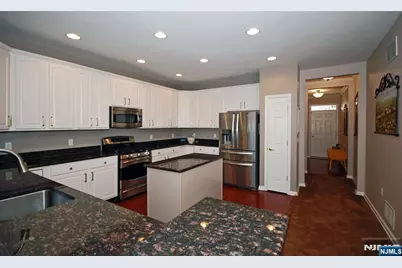 12 Quartz Way, Woodland Park, NJ 07424 - Photo 5