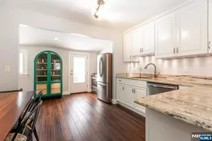 19 Pinecrest Terrace, Wayne, NJ 07470 - Photo 7