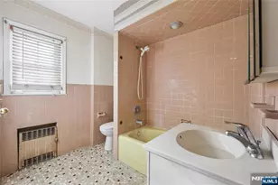 136 Gray St, Bogota, NJ 07603 - Photo 23