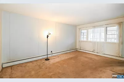 286 Ridgewood Boulevard, Washington Township, NJ 07676 - Photo 7