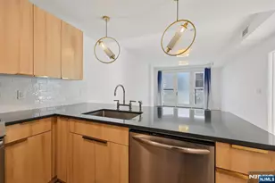 348 Baldwin Ave 209, Jersey City, NJ 07306 - Photo 5