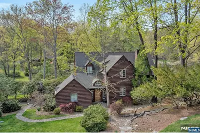 17 Hillside Avenue, Upper Saddle River, NJ 07458 - Photo 1