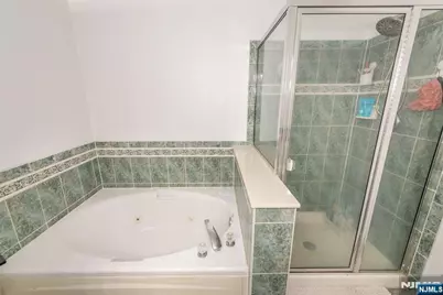 122 Riverwalk Way, Clifton, NJ 07014 - Photo 19