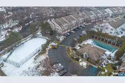 122 Riverwalk Way, Clifton, NJ 07014 - Photo 3