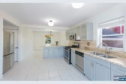 365 Rockledge Place, Teaneck Township, NJ 07666 - Photo 5