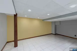 365 Rockledge Pl, Teaneck Township, NJ 07666 - Photo 23