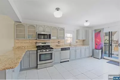 365 Rockledge Place, Teaneck Township, NJ 07666 - Photo 3