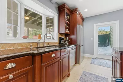 101 E Palisade Avenue, Englewood, NJ 07631 - Photo 17