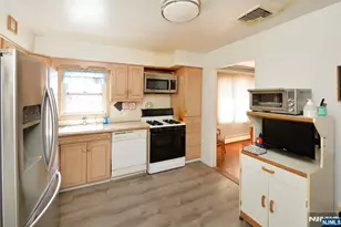 454 E Ridgewood Ave, Paramus, NJ 07652 - Photo 15