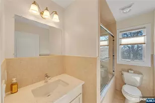 92 Washington Ave, Cliffside Park, NJ 07010 - Photo 27