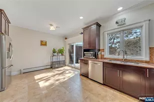 92 Washington Ave, Cliffside Park, NJ 07010 - Photo 13