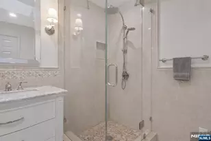 21 Grand Cove Way, Edgewater, NJ 07020 - Photo 23