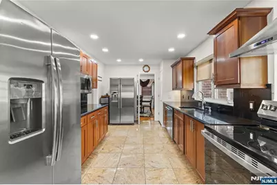80 Glenwood Avenue, Elmwood Park, NJ 07407 - Photo 11