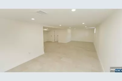 31 Albert Avenue, Fair Lawn, NJ 07410 - Photo 23