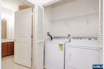 2205 Windsor Park Court 205 #205, Englewood, NJ 07631 - Photo 15