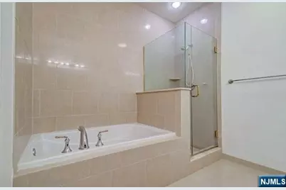 2205 Windsor Park Court 205 #205, Englewood, NJ 07631 - Photo 11